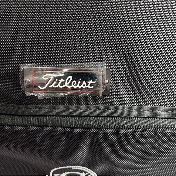 NWOT Titleist Black Professional Messenger Bag - Picture 3 of 12